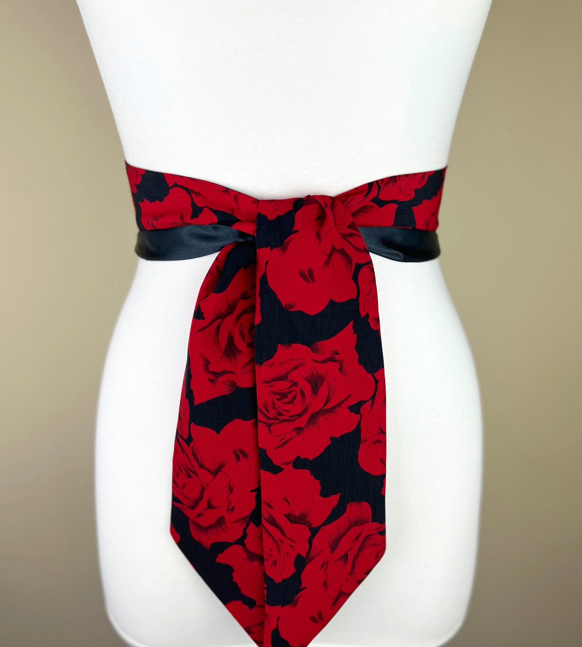 Wide Red Rose Sash Belt Reverses to Solid Black Sash, Black & Red Sash, Red and Black Floral Sash, Red Floral, Red Rose Belt, Satin Swank
