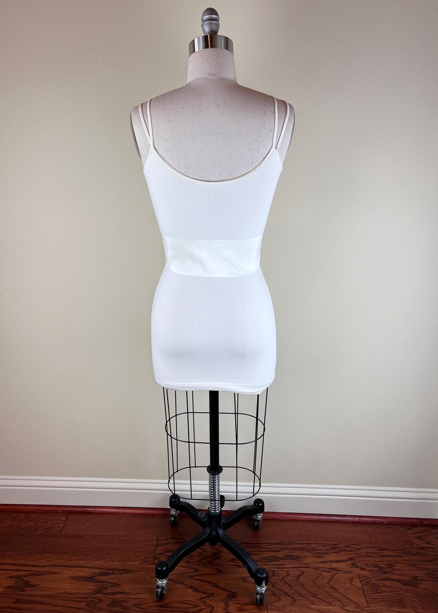 Crisp Taffeta Sash in Deep Ivory, Ivory Taffeta Bow Belt, Ivory Dress Sash, Taffeta Ball Gown Sash, Ivory Sash Belt, Satin Swank
